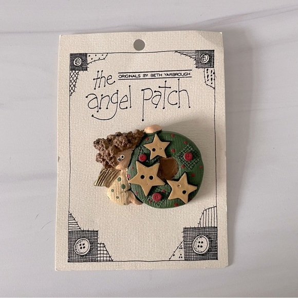 Beth Yarbrough The Angel Patch Christmas Pin- Angel and Wreath- New- Vintage - Picture 1 of 5